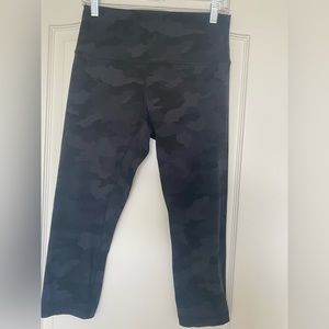 Lululemon Align High Rise Crop 21” camo leggings